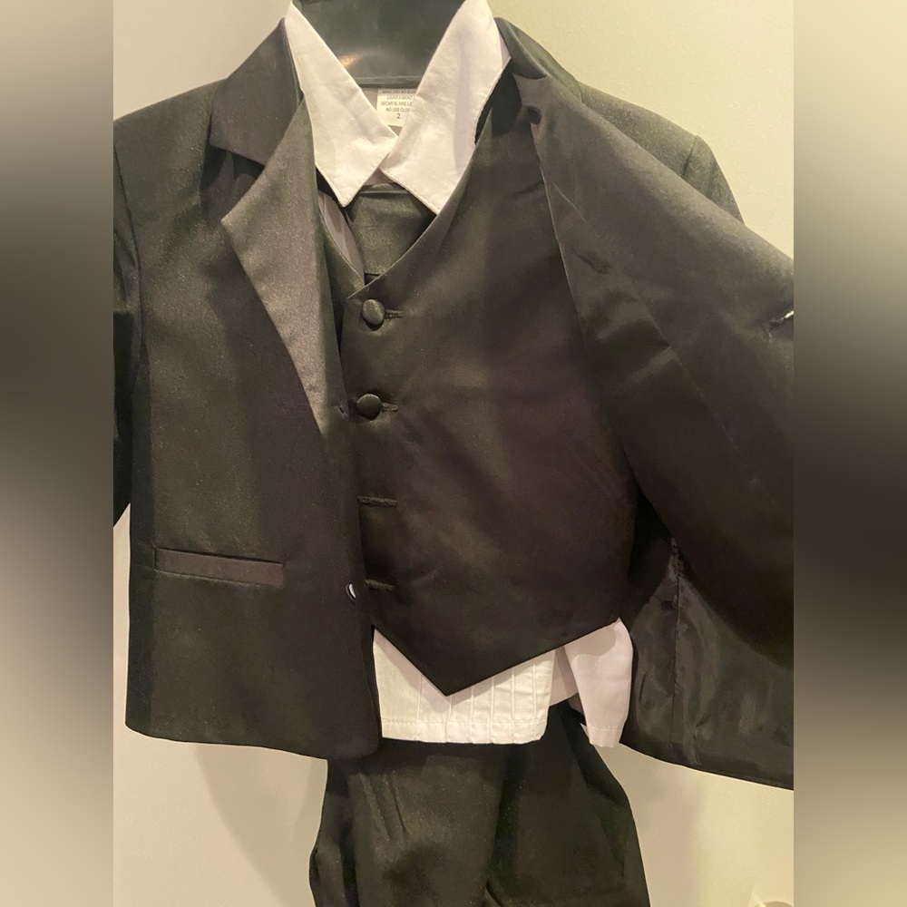 Peanut Butter Collection Toddler's Tuxedo with Tie Size 1 & 2